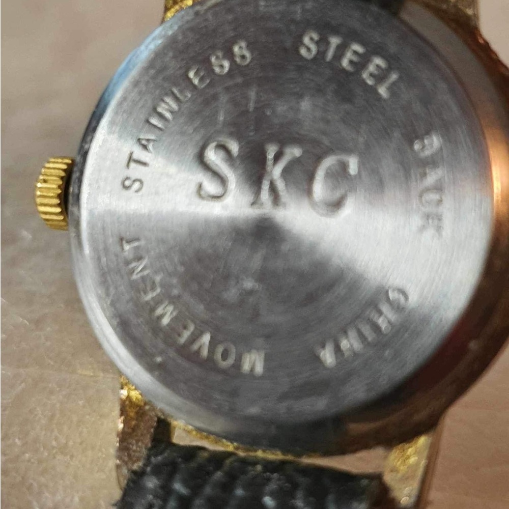🦋10/$20🦋 SKC Goldtone/Black Diamond Women's Watch - Picture 4 of 4